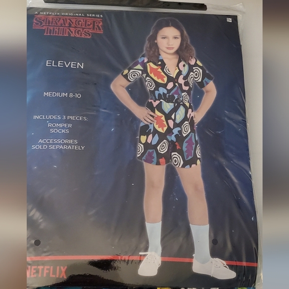 Netflix Stranger Things Eleven Costume - Picture 5 of 5